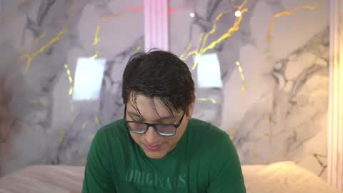 vanilla_hot_ online show from October 2025 01:36:03 PM