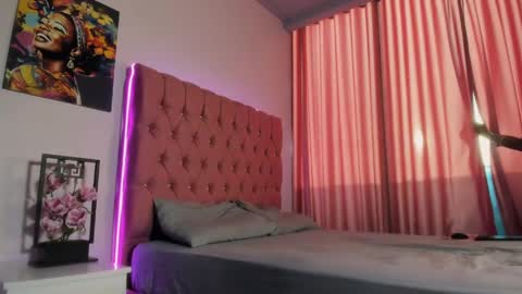 Snapshot of vanillaflo chatting on May 2026 04:52:01 AM VanillaFlo online show from May 2026 04:52:01 AM