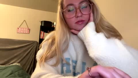 Snapshot of vanillapuddingpie chatting on January 2025 03:37:01 AM vanillapuddingpie online show from January 2025 03:37:01 AM