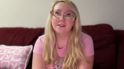 Snapshot of vanillapuddingpie chatting on January 2025 11:45:01 PM vanillapuddingpie online show from January 2025 11:45:01 PM