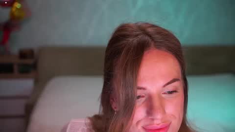 Sophie online show from November 2025 08:44:01 PM