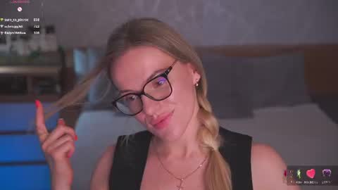 Sophie online show from June 2026 04:10:02 AM