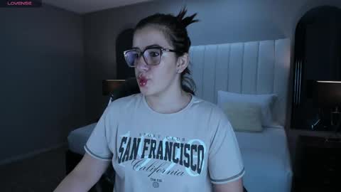 Karine online show from September 2025 11:32:02 AM