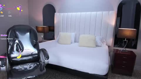 Karine online show from October 2025 11:43:01 AM