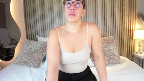 Karine online show from December 2025 11:39:02 AM