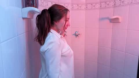 Snapshot of vanlet chatting on September 2025 05:51:02 PM Elizabeth online show from September 2025 05:51:02 PM