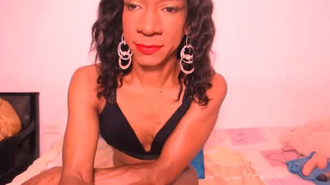 Snapshot of vannesascott chatting on December 2024 01:37:02 AM VANNESA online show from December 2024 01:37:02 AM