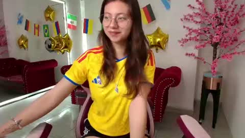 Snapshot of vannia_t18 chatting on June 2026 03:44:02 AM vannia t18 online show from June 2026 03:44:02 AM
