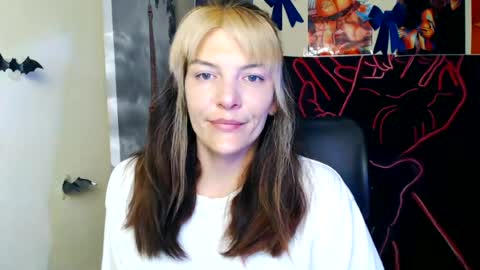 Snapshot of vanrey_ chatting on June 2026 06:49:01 AM Vanessa online show from June 2026 06:49:01 AM