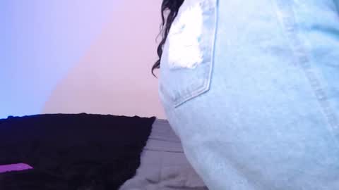 Snapshot of vayolett_bass chatting on January 2025 08:43:02 PM Vayolett Bass online show from January 2025 08:43:02 PM