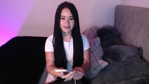 Snapshot of vayolett_bass chatting on February 2025 10:58:01 PM Vayolett Bass online show from February 2025 10:58:01 PM
