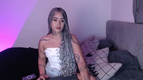 Snapshot of vayolett_bass chatting on February 2025 10:59:01 PM Vayolett Bass online show from February 2025 10:59:01 PM