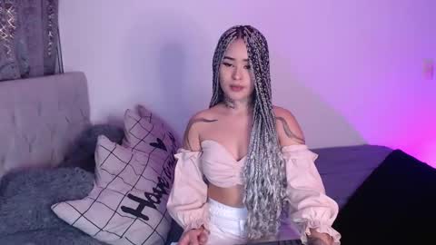 Snapshot of vayolett_bass chatting on February 2025 01:13:02 AM Vayolett Bass online show from February 2025 01:13:02 AM