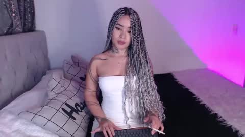 Snapshot of vayolett_bass chatting on March 2025 04:08:02 AM Vayolett Bass online show from March 2025 04:08:02 AM
