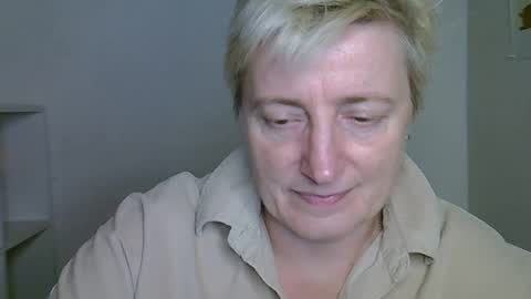 vea_motty online show from November 2025 08:08:02 PM