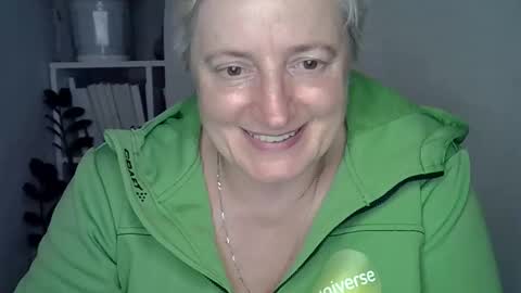 vea_motty online show from April 2026 07:07:02 PM