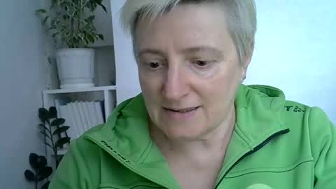 Snapshot of vea_motty chatting on April 2026 07:50:01 AM vea_motty online show from April 2026 07:50:01 AM
