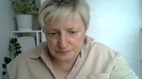 Snapshot of vea_motty chatting on April 2026 11:27:02 AM vea_motty online show from April 2026 11:27:02 AM