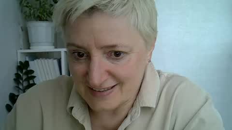 Snapshot of vea_motty chatting on May 2026 06:21:02 AM vea_motty online show from May 2026 06:21:02 AM