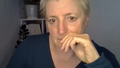 Snapshot of vea_motty chatting on May 2026 06:27:01 PM vea_motty online show from May 2026 06:27:01 PM