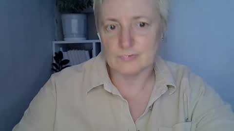 Snapshot of vea_motty chatting on June 2026 06:25:02 PM vea_motty online show from June 2026 06:25:02 PM
