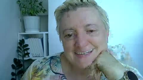 Snapshot of vea_motty chatting on June 2026 03:16:02 PM vea_motty online show from June 2026 03:16:02 PM