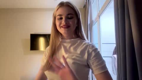 Monika online show from February 2026 02:13:02 PM