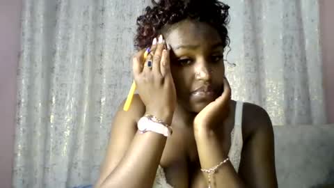 Snapshot of vee_quest chatting on June 2026 03:25:01 AM vee_quest online show from June 2026 03:25:01 AM