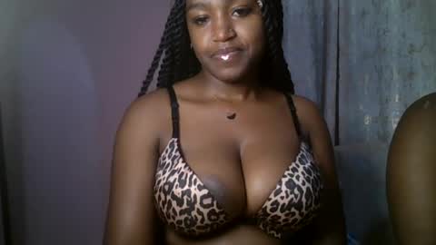 Snapshot of vee_quest chatting on July 2026 10:41:02 PM vee_quest online show from July 2026 10:41:02 PM