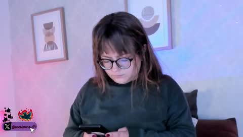 Snapshot of veesimons_dh chatting on September 2025 07:47:01 PM Vee Simons online show from September 2025 07:47:01 PM