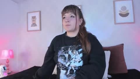 Snapshot of veesimons_dh chatting on September 2025 07:40:02 PM Vee Simons online show from September 2025 07:40:02 PM