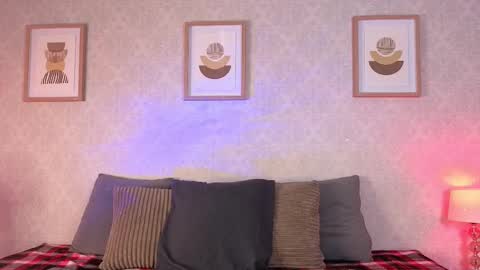 Snapshot of veesimons_dh chatting on October 2025 09:28:02 PM Vee Simons online show from October 2025 09:28:02 PM