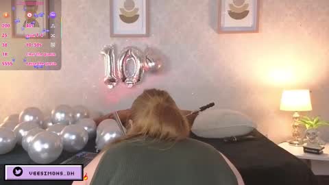 Vee Simons online show from January 2026 08:44:01 PM