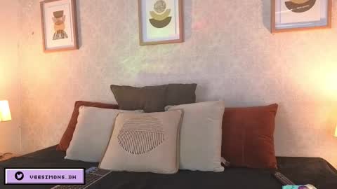 Vee Simons online show from February 2026 07:42:02 PM