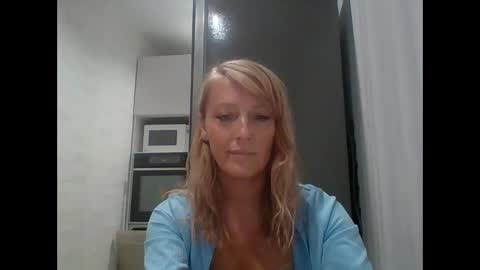 Snapshot of veessa chatting on October 2025 05:11:02 PM Veessa online show from October 2025 05:11:02 PM
