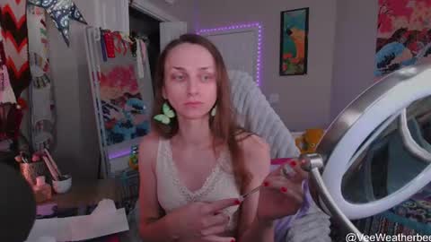 Snapshot of veeweatherbee chatting on July 2026 07:05:02 PM Violet Weatherbee online show from July 2026 07:05:02 PM