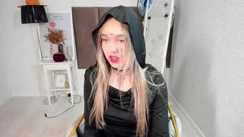 Snapshot of vel1ka chatting on October 2025 10:08:02 AM Barbara online show from October 2025 10:08:02 AM