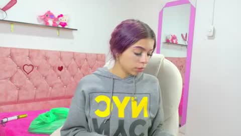 Snapshot of velina_honey chatting on August 2026 12:29:02 PM Velinahoney online show from August 2026 12:29:02 PM