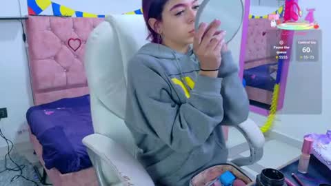 velinahoneyy online show from July 2026 12:20:02 PM