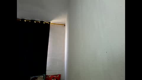 Snapshot of velk_hot1 chatting on January 2025 06:19:01 PM velk_hot1 online show from January 2025 06:19:01 PM