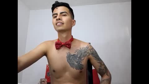 Snapshot of velk_hot1 chatting on February 2025 09:20:02 PM velk_hot1 online show from February 2025 09:20:02 PM