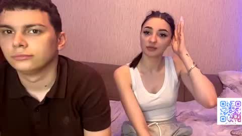 Snapshot of vellacousar chatting on June 2026 04:22:01 PM Leonardo and Luna online show from June 2026 04:22:01 PM