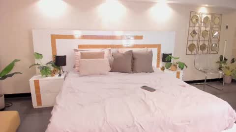 Snapshot of veluna_ chatting on July 2026 11:15:01 AM veluna_ online show from July 2026 11:15:01 AM