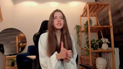 velvet_cherry online show from October 2025 04:18:01 PM