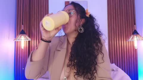 Emma Curly online show from May 2026 04:04:02 PM