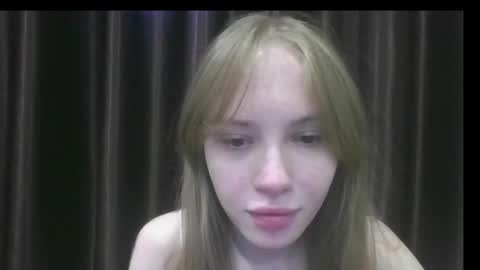 velvet_daydream_ online show from April 2026 02:49:01 PM