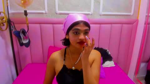 Snapshot of velvet_giirll chatting on June 2026 06:23:01 PM velvet_giirll online show from June 2026 06:23:01 PM