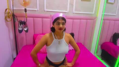 Snapshot of velvet_giirll chatting on June 2026 04:46:01 AM velvet_giirll online show from June 2026 04:46:01 AM