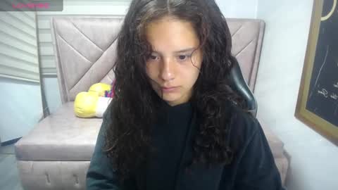 Snapshot of velvet_moon_v chatting on September 2025 12:59:02 PM velvet_moon_v online show from September 2025 12:59:02 PM