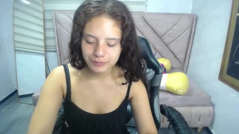 Snapshot of velvet_moon_v chatting on September 2025 01:11:02 PM velvet_moon_v online show from September 2025 01:11:02 PM